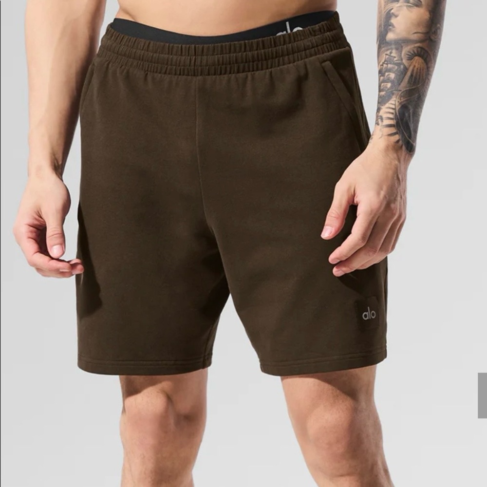 Alo Yoga Double Take Shorts 6” Espresso Brown